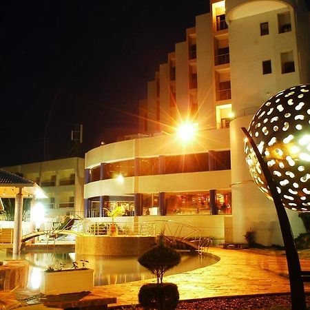 Radisson Blu Hotel Бамако Экстерьер фото